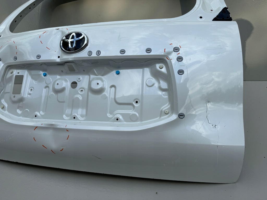 Toyota land criuser j150 09-17r кришка багажника кришка багажника задній задня Зі Шроту