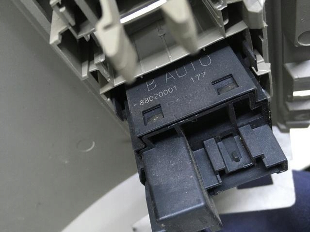 фото №9, Захист консолі нижня renault clio iii 88020001 eu