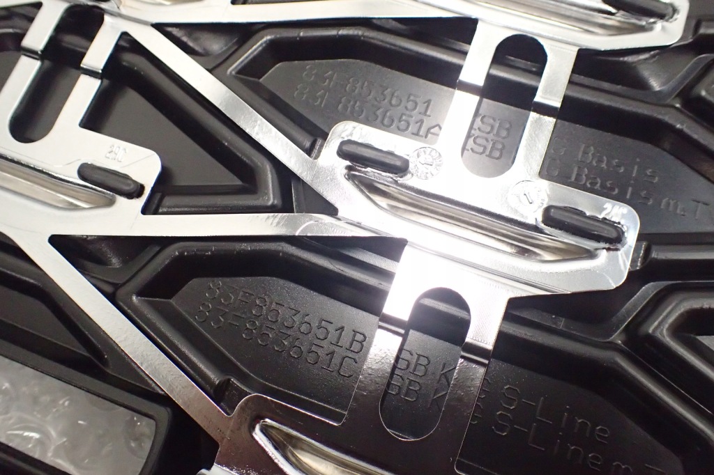 Audi q3 83f решётка радиатора решётка  радиатора 83f853651 с Разборки