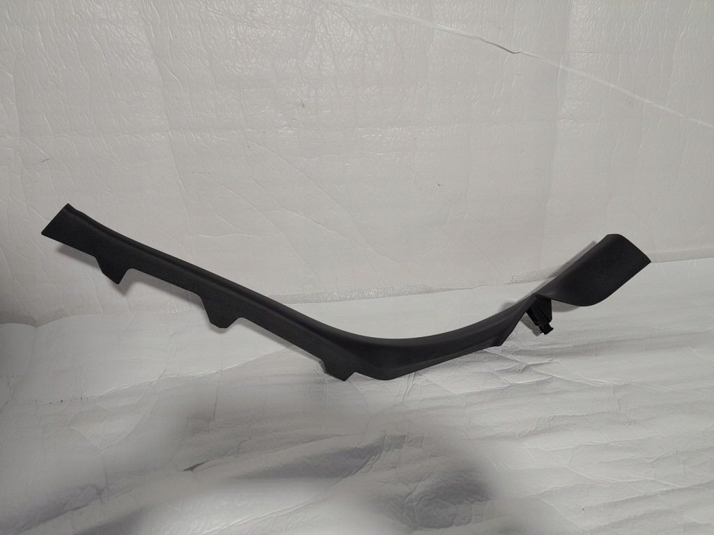 фото №1, Audi a4 b9 lift защита обшивка порог стойка 8w0867767a