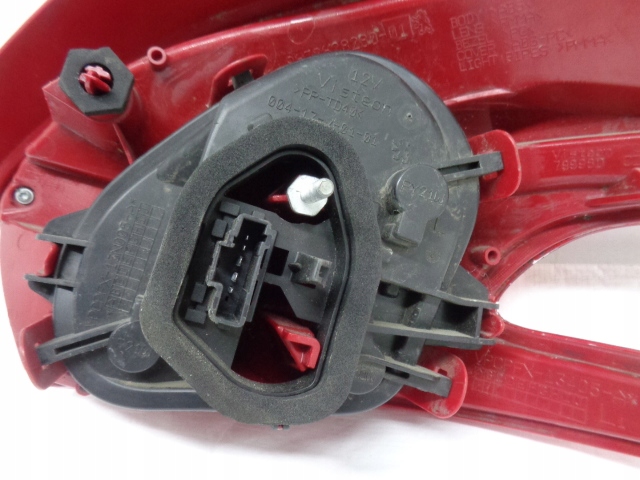 фото №9, Peugeot 208 лампа левая задняя задняя