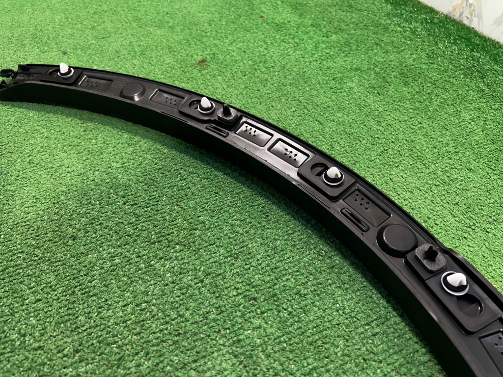 фото №9, Volvo xc40 молдинг na крыло левый задняя задняя левая 31448328