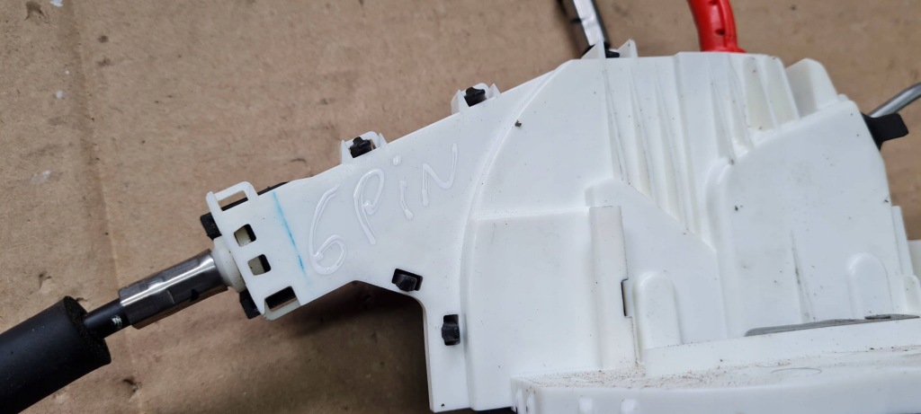 Купити Maserati quattroporte vi замок двері лівий задній задній 670030897