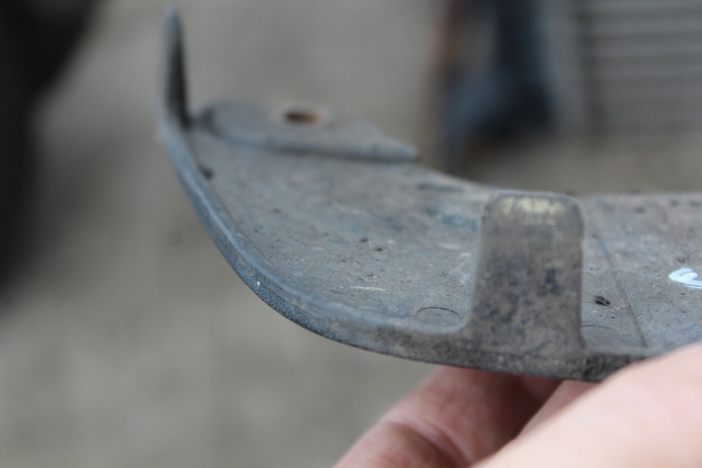 фото №11, Бризковик правий lub лівий задня захист поріг corolla verso ii