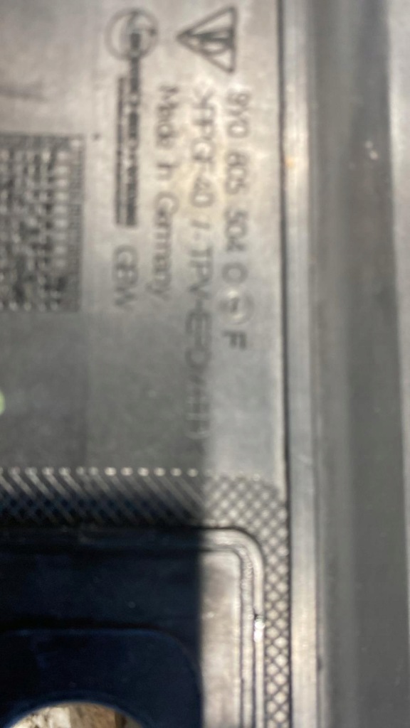 Porsche cayenne 3 3 9y0 накладка на ремінь передній 9y0805504 Ціна