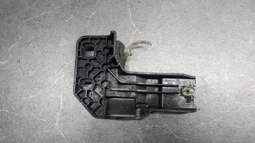 фото №1, 3c1863143 кронштейн тунель ліва vw passat b6