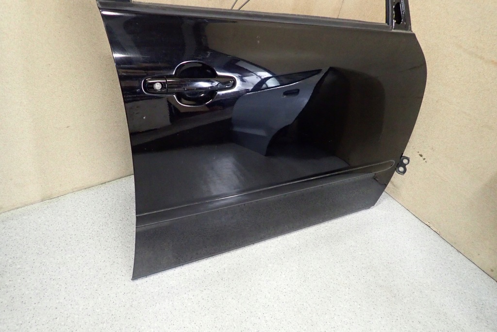 фото №8, Toyota avensis verso 01-09 дверь перед правое 202