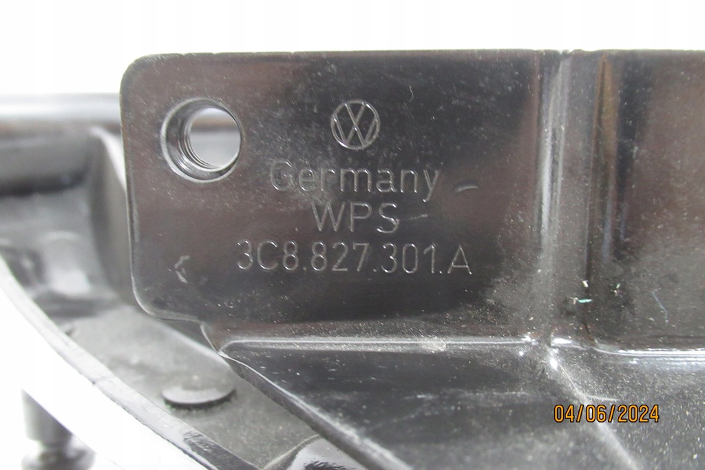 фото №8, Петля крышки левый vw passat cc lift 3c8827301a