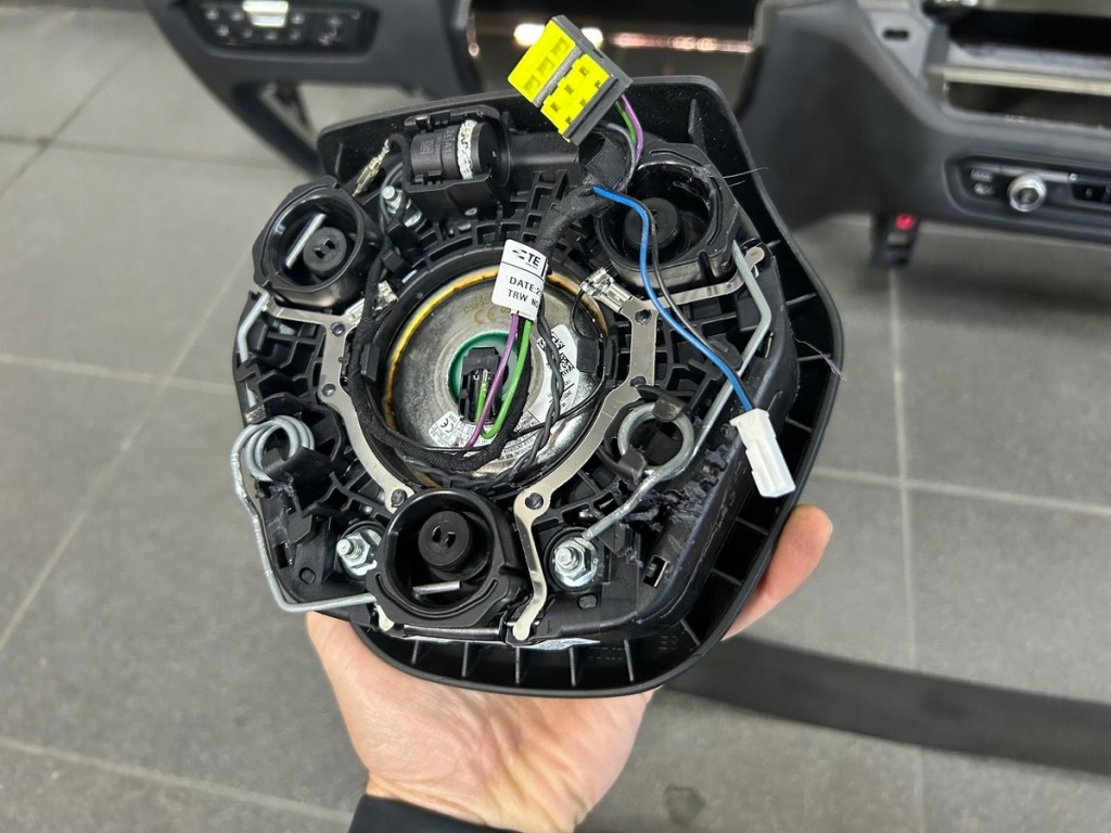 фото №15, Bmw 3 g20 g21 приборная панель панель  подушка безопасности ремни подушки безопасности нитка оригинальный набор