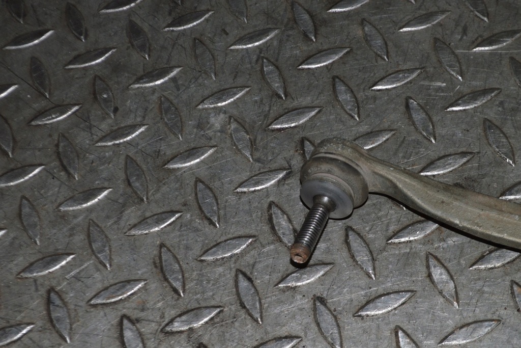 фото №3, Mercedes r172 slk250d 2016 rhd задний правый рычаг