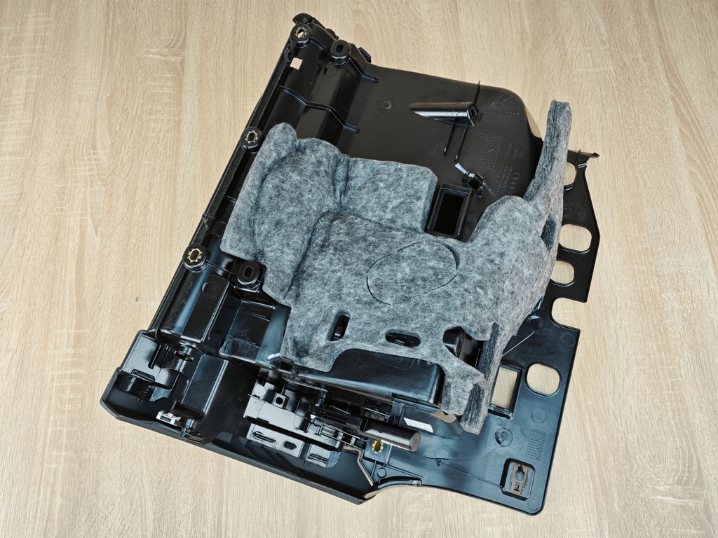 фото №7, Оригинальный бардачок пассажира панели консоли audi a5 8t lift 8k1857035f 14km!