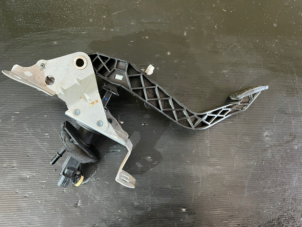 Педаль сцепления mazda cx-5 ke, gh ke9241300 11729966 2.2l 110kw 2013 с Разборки