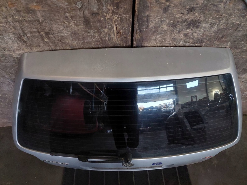 фото №11, Kompletny задня кришка багажника багажника бампер задня лампи passat b5 fl lift la7w