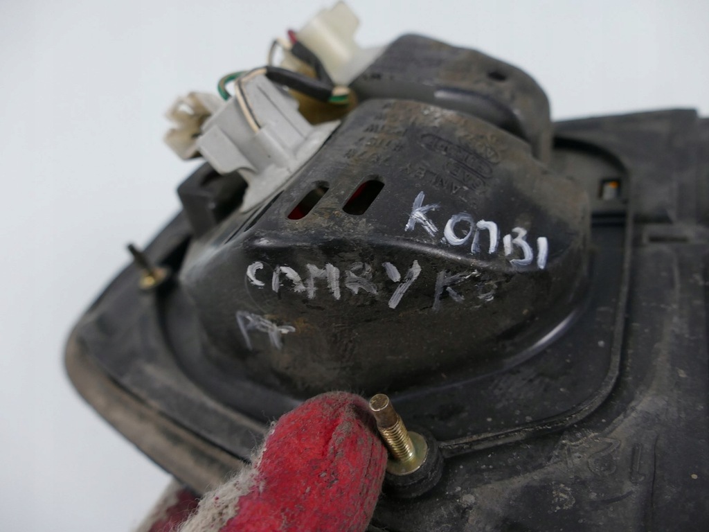 фото №9, Toyota camry kombi лампа правый задняя правая задняя