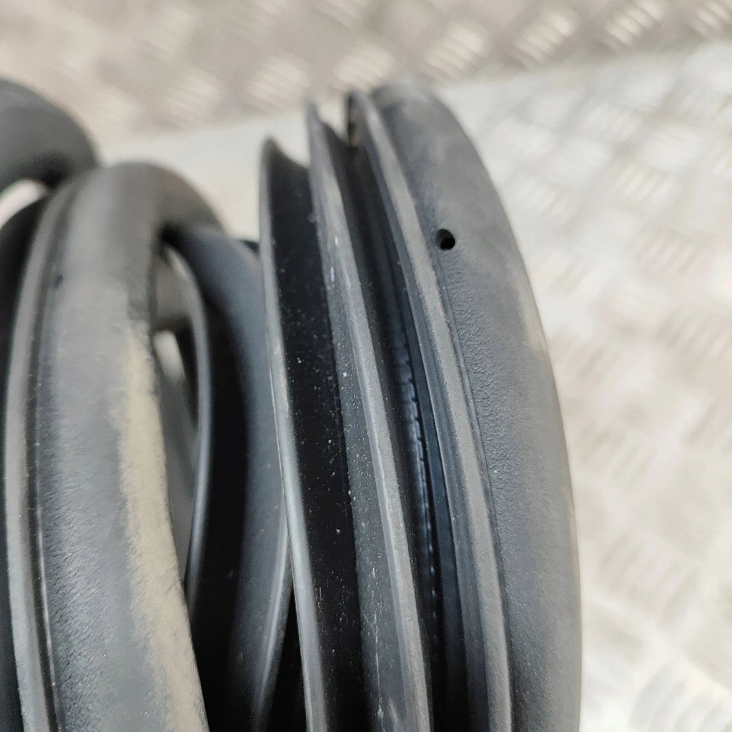 фото №6, Kia ev6 2022 права сторона гумовий прокладка двері задніх