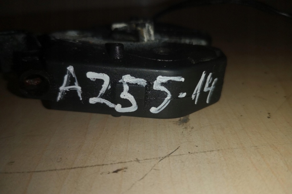 фото №1, Замок капот volvo v70 ii sw 948365 2001