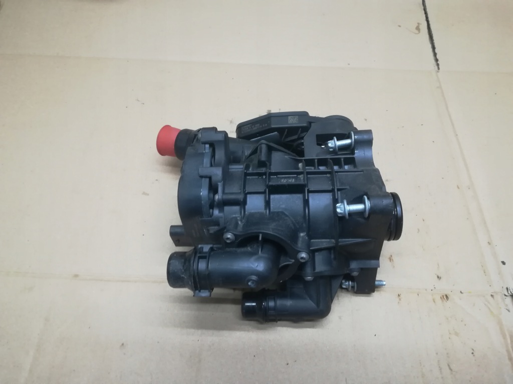 фото №1, Bmw b48b20a термостат 8642560