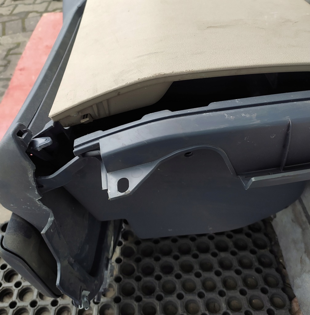 фото №2, Scania r highline панель приладів полиця верхній 1766192