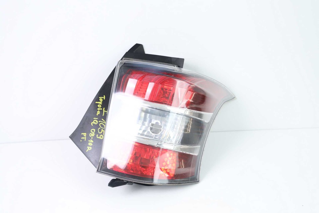 фото №1, Лампа правый задняя задняя toyota iq 08-10r