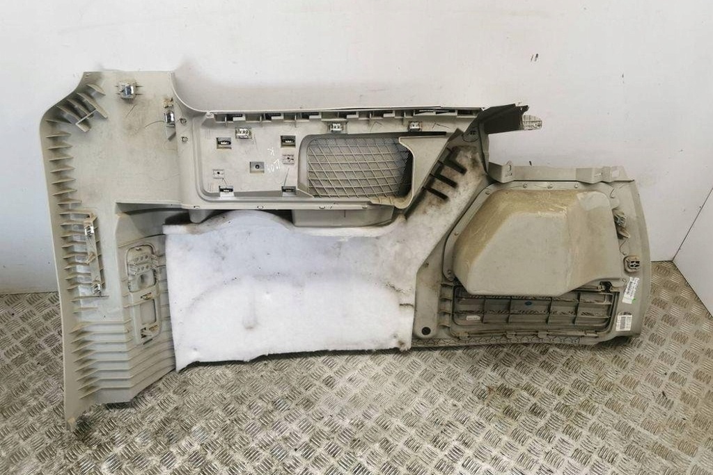 фото №9, Левая обивка багажника chrysler grand voyager v rt f1028921a 2.8l