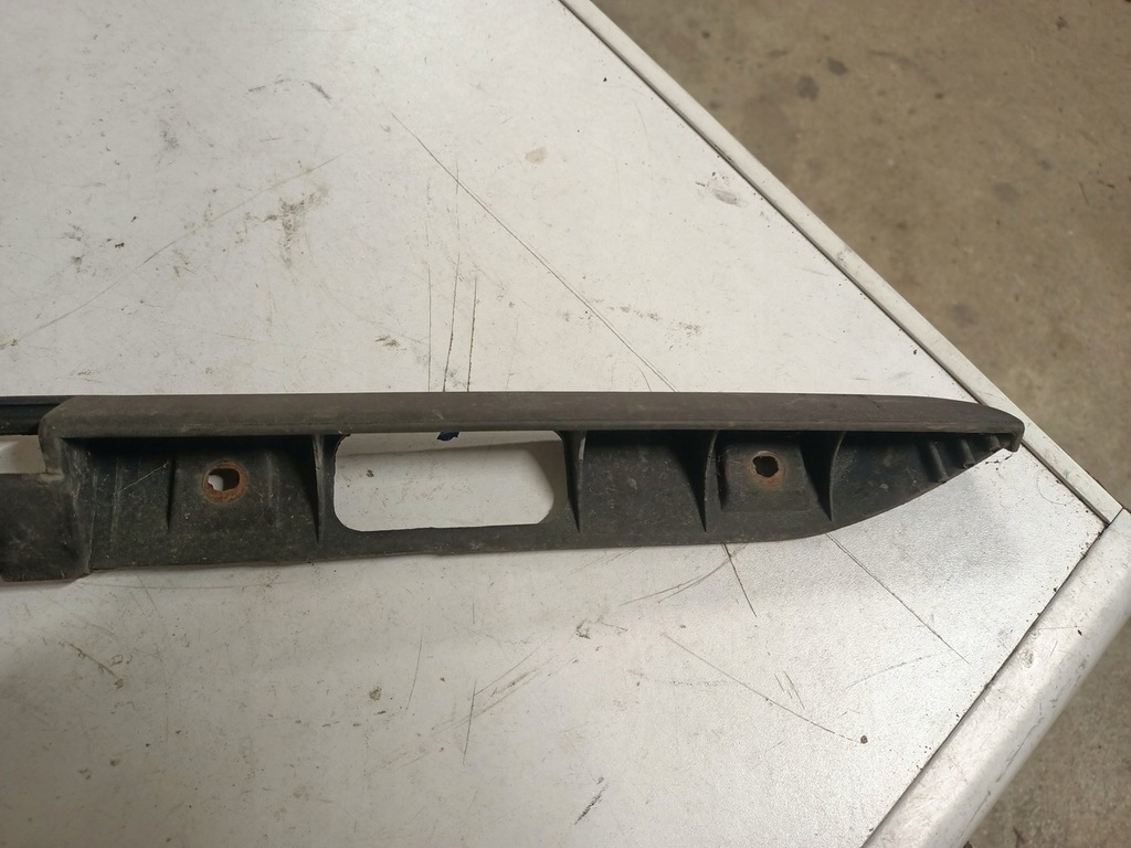 фото №7, Накладка молдинг крышки багажника vw golf 2 ii 191827577b