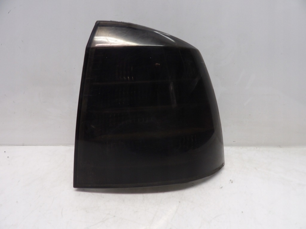 фото №1, Лампа правая задняя тонированная opel astra