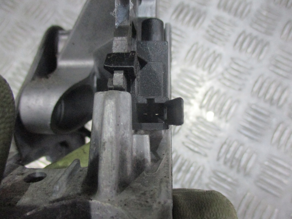 фото №8, Рычаг ручного seat altea 04-09 1k0711303j