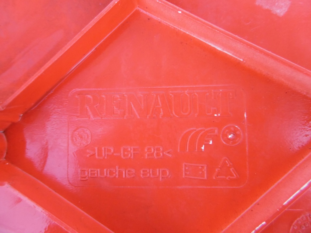 Ветровик закабинная левая спойлер premium dxi в Украине