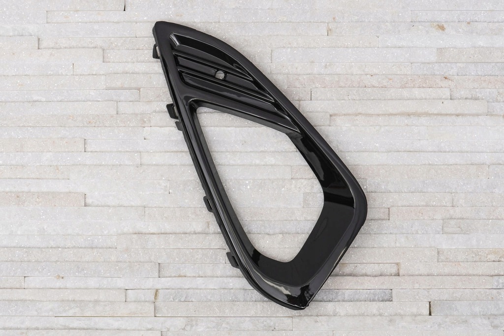 фото №9, Ford fiesta mk8 решётка бампера правая h1bb15a216a1