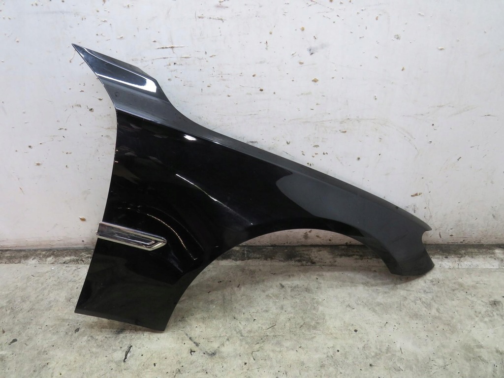 фото №1, Крила правий передній 668 bmw f01