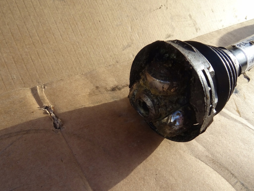 фото №2, Citroen c3 приводной вал правая