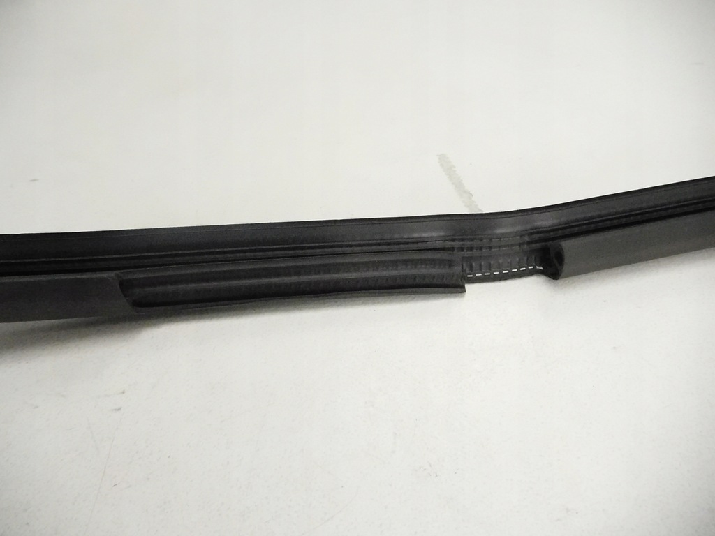 фото №7, Прокладка скло правий перед citroen c5 ii 9300 f7