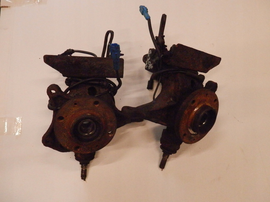 фото №1, Citroen c5 i lift 2.0 hdi поворотный кулак передняя перед