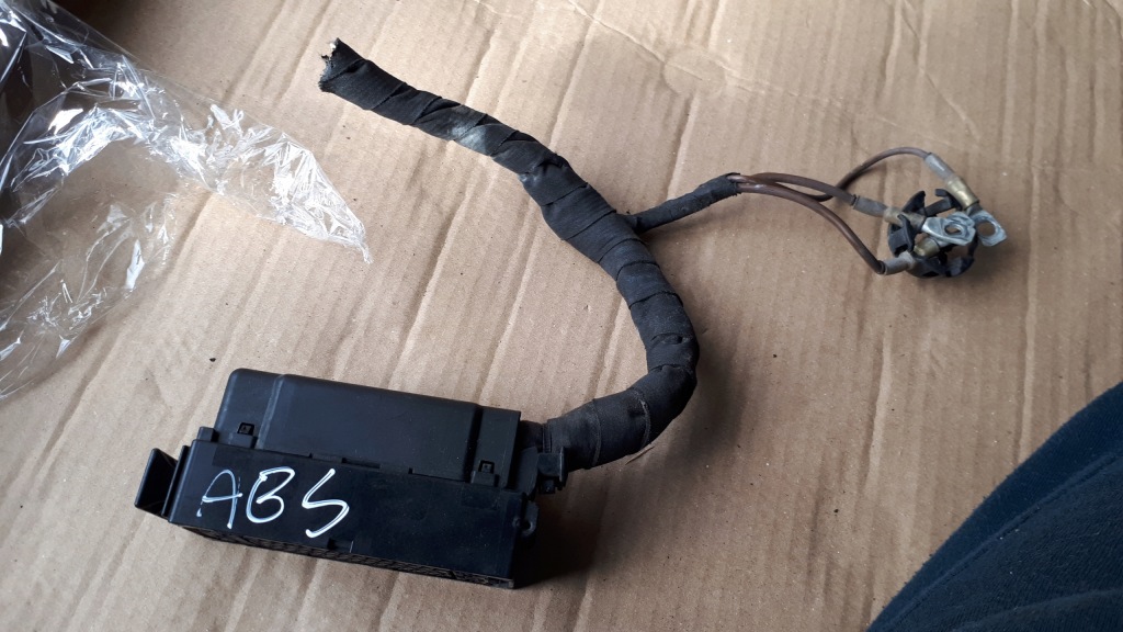 фото №1, S6 c7 4g a6 штекер насоса гальмівний a7 4g s7