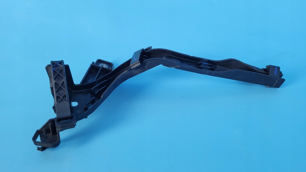 Mercedes w206 23r кронштейн проводка трубопровод a2065407136 с Разборки