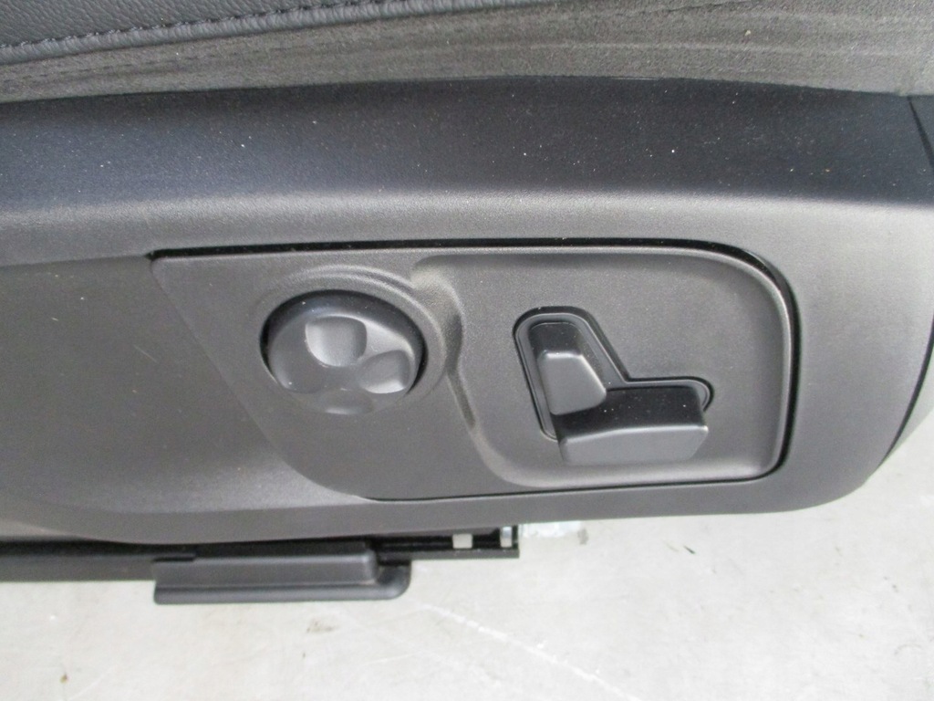 фото №12, Обивка сиденья кожа maserati levante 18r