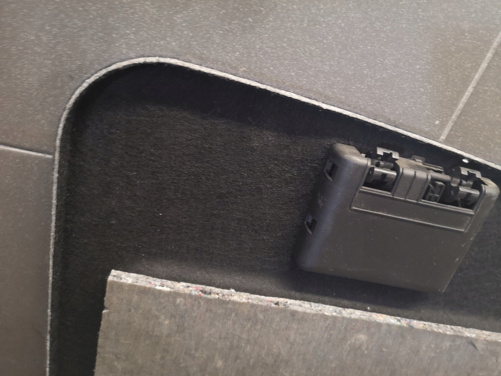 фото №7, Крышка обшивка багажника audi a6 c6 sedan левая