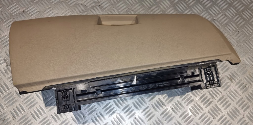 фото №7, Bmw 5 e60 e61 бардачок панели пассажира передняя часть бежевый 7034079 7034081 7063499