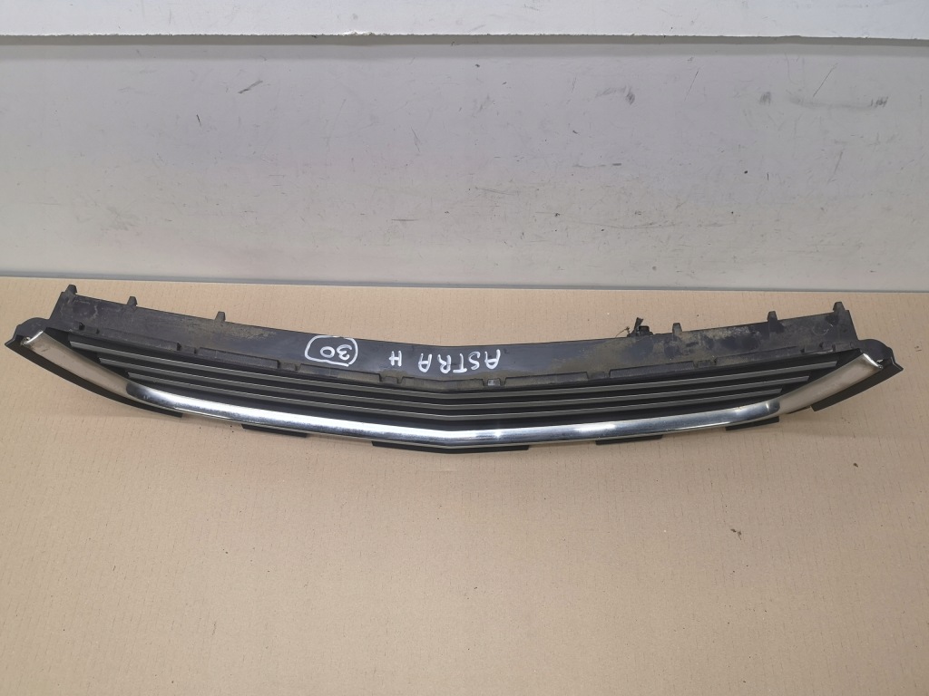 Решітка бампера середня opel astra h 3 рестайлінг  07-11 Київ