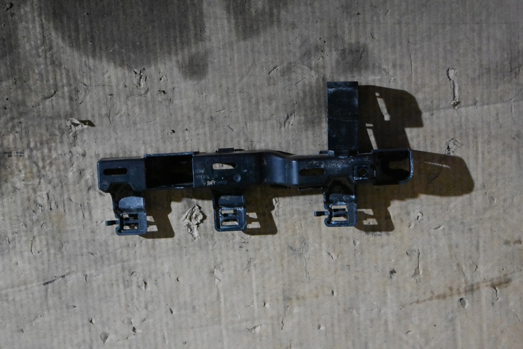 фото №1, Idealne кронштейн оббивка ліва porsche panamera 971 1