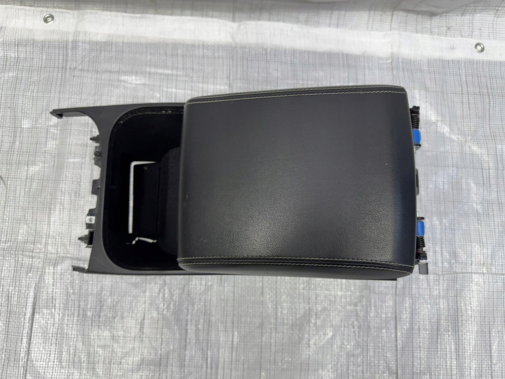 фото №1, Подлокотник jaguar e-pace