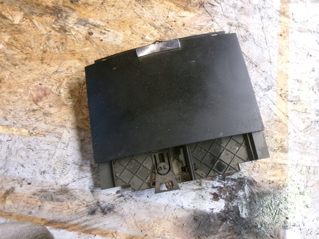 фото №1, Vw touareg 7l попільничка