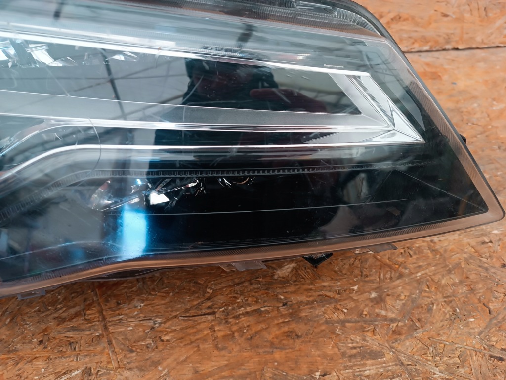 Фара правый перед европа  full led 576941008f 90117434a seat ateca Оригинал