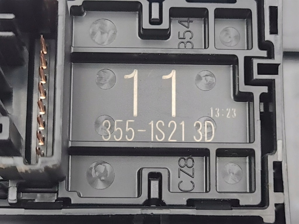 фото №10, Toyota corolla e210 e21 2022 с задний кнопки окон