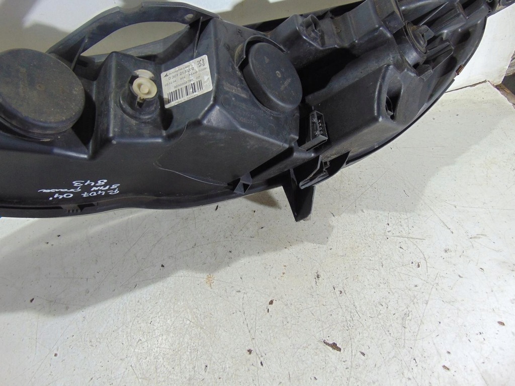 фото №7, Лампа права перед 8 pin peugeot 407 9656668780