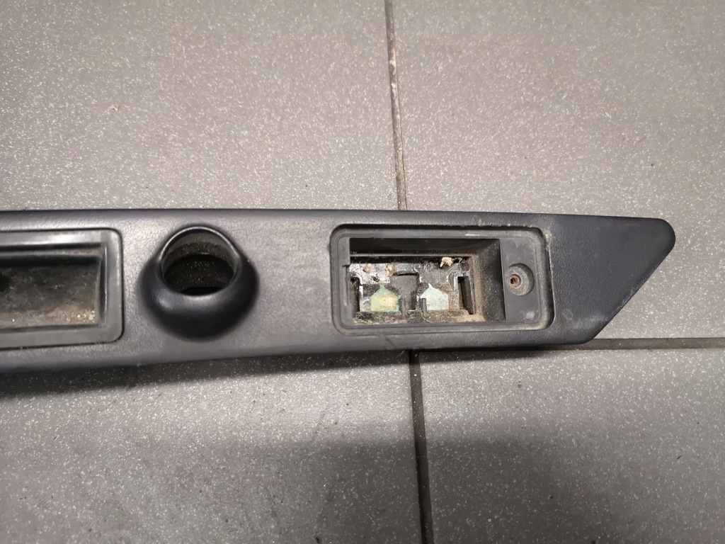 фото №7, Накладка освітлення номерного знака audi a4 b7 8e0827574c