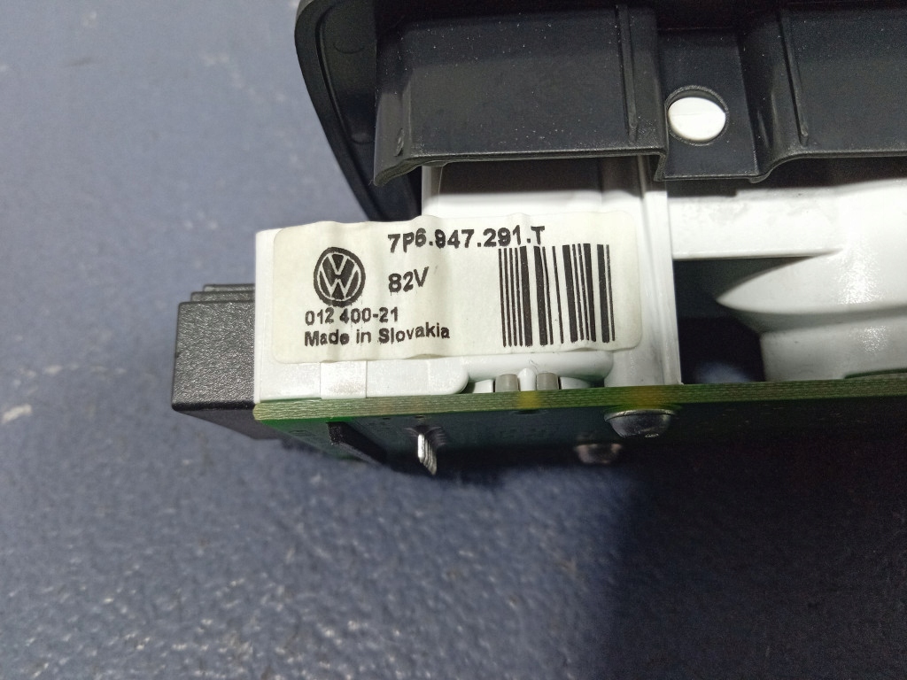 фото №5, Vw touareg ii 7p лампа потолочный задняя левая czarna 7p6947291t