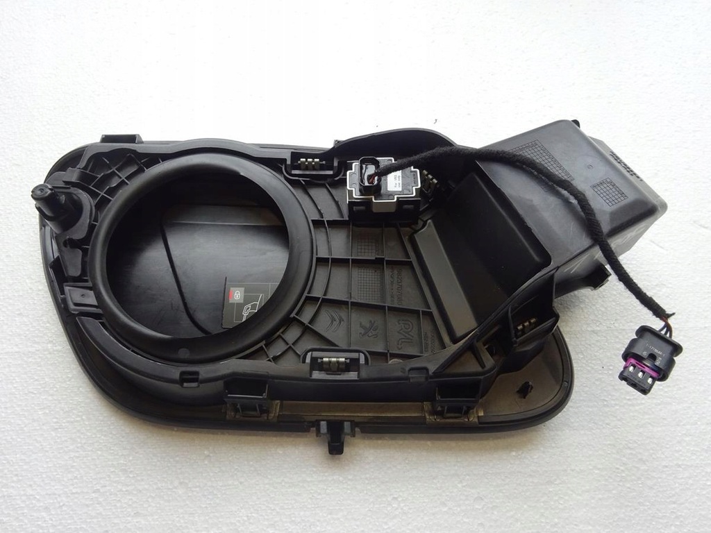 фото №5, Крышка зарядное устройство левая kwe peugeot 508 ii r8 nm sw