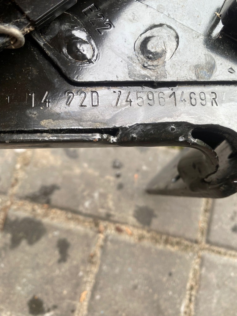 Renault master iii 2.3dci ролик дверь раздвижных 745961469r Оригинал