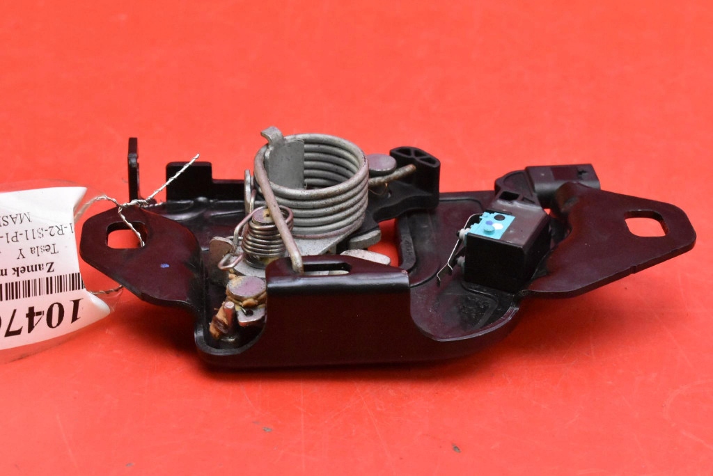 фото №6, Замок засувка капот 1500397-00-e tesla model y 20-